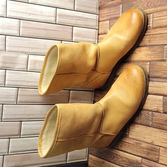 ALDO Distressed Leather Upper Rubber Sole Boot 7 - Picture 1 of 12